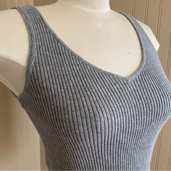 DKNY Super Soft Ribbed Grey Tank Top Women’s Size Medium - Picture 2 of 5